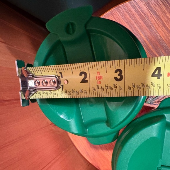 Set of Universal Studios Christmas Santa
Souvenir CocaCola plastic Refill Cup - Picture 8 of 8